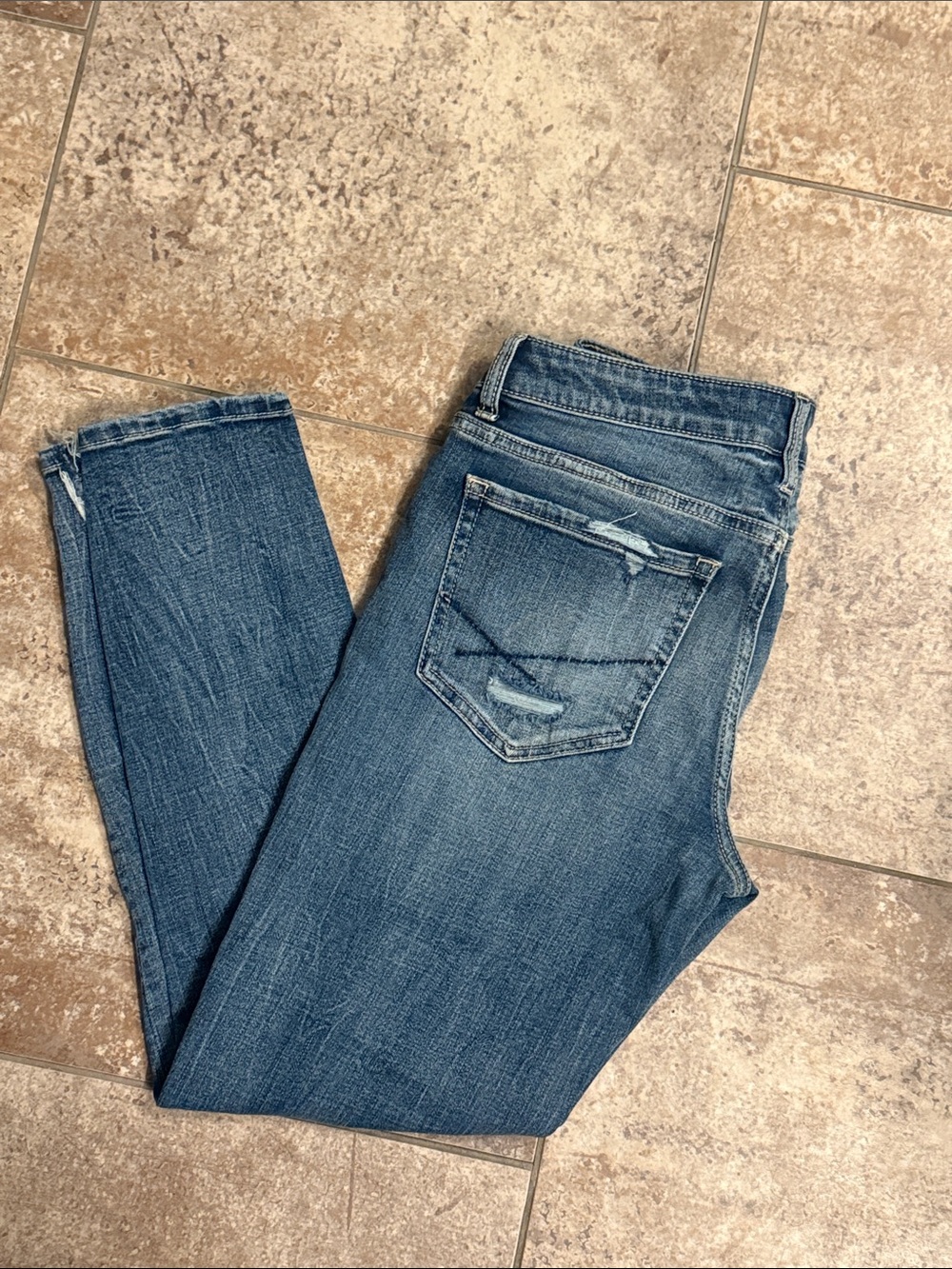 BKE Stella Low Rise Blue Distressed Ankle Crop Skinny Jeans